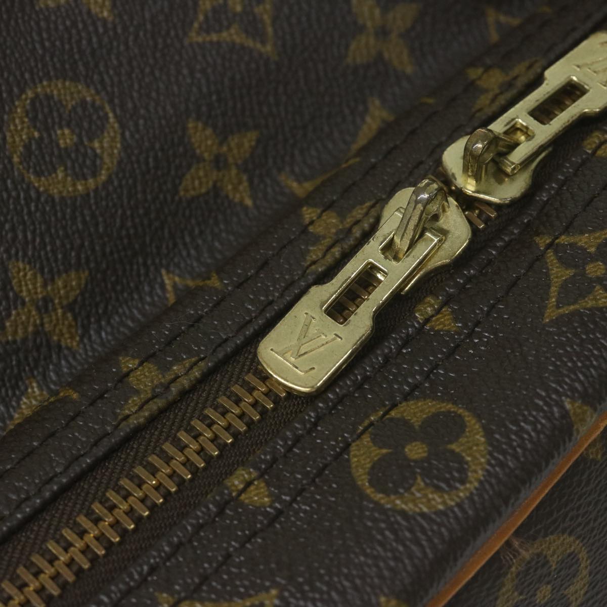 LOUIS VUITTON Sirius Travel