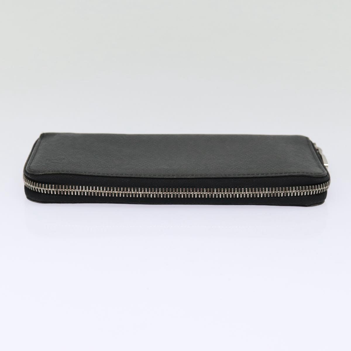 LOUIS VUITTON Zippy wallet