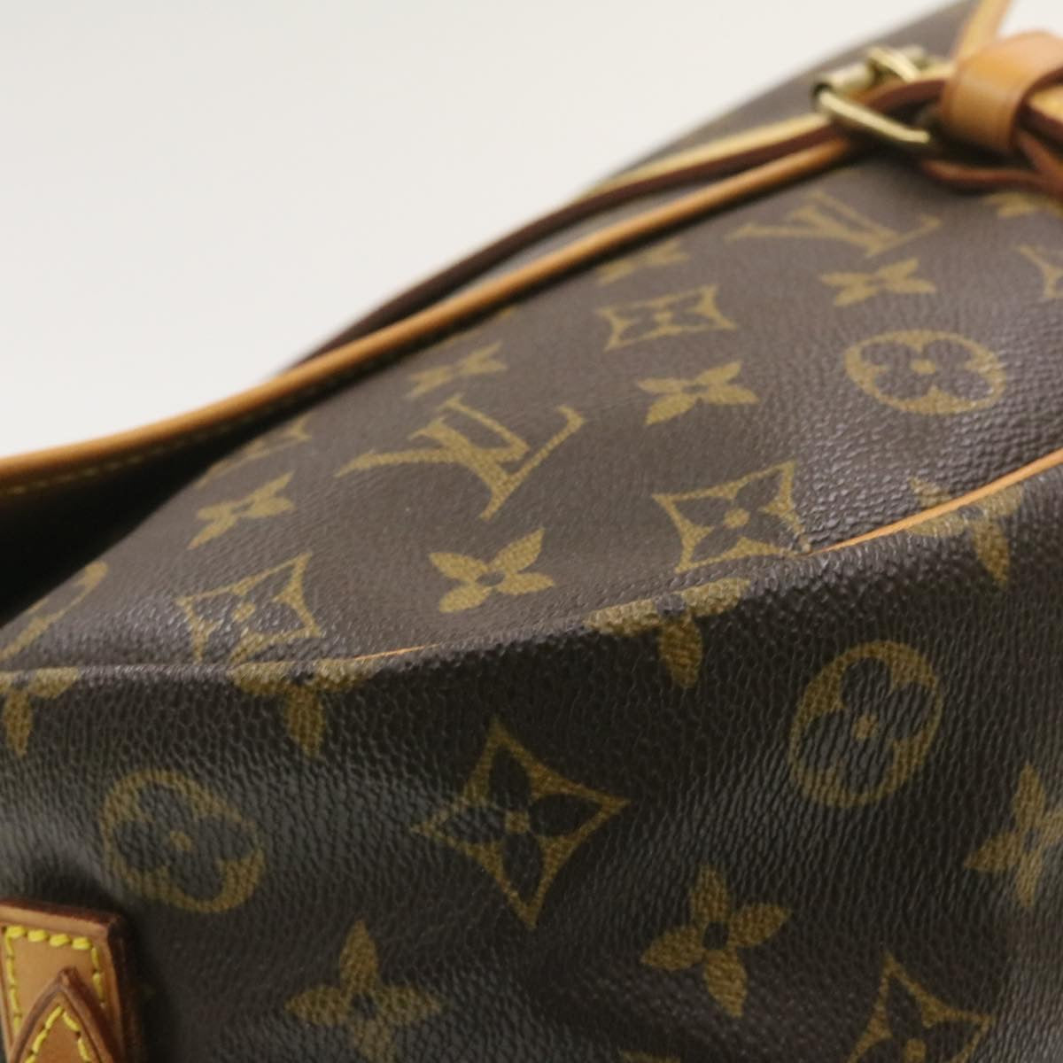 Louis Vuitton Saumur 35 Shoulder Bag