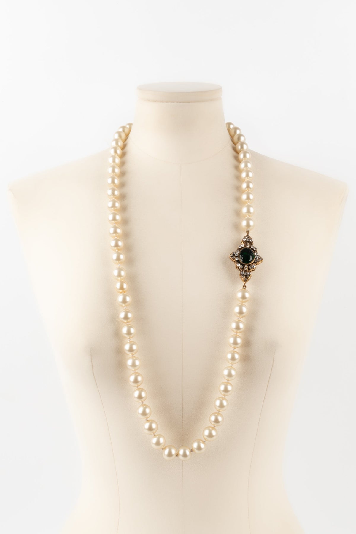 Collier de perles Chanel 1980's