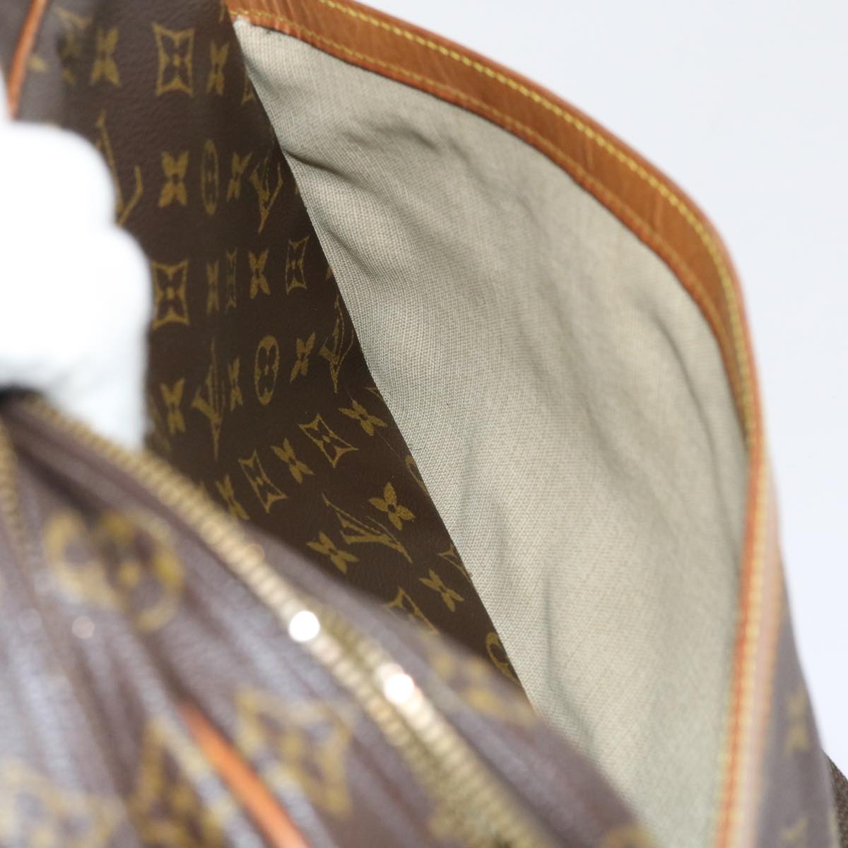 LOUIS VUITTON Reporter Shoulder Bag