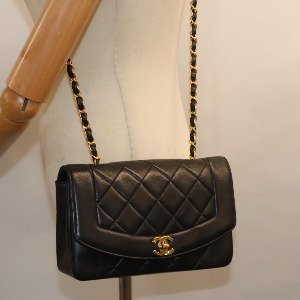 Top Quality Chanel Diana Shoulder Bag