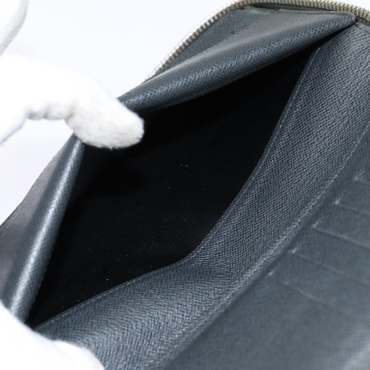 LOUIS VUITTON Zippy wallet