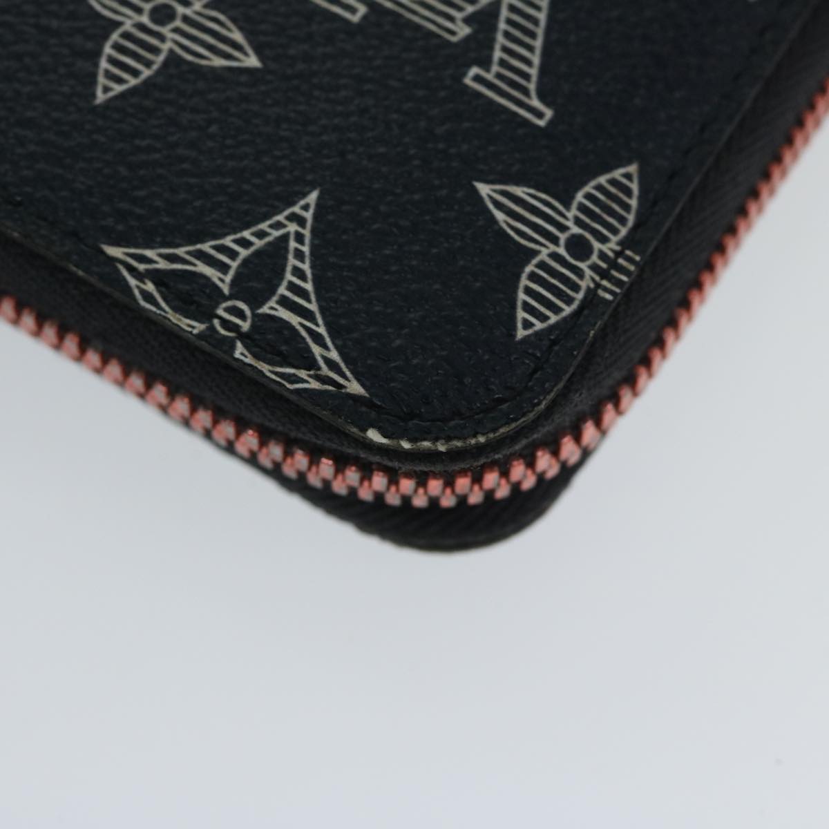 LOUIS VUITTON Zippy organizer Wallet