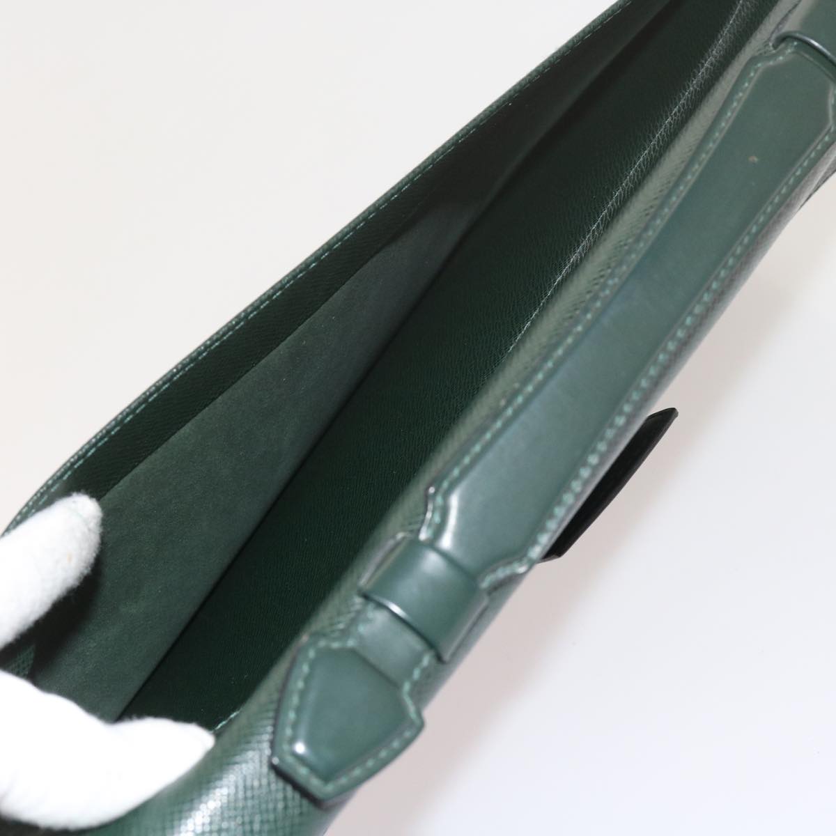 LOUIS VUITTON Robusto Briefcases & Attaches