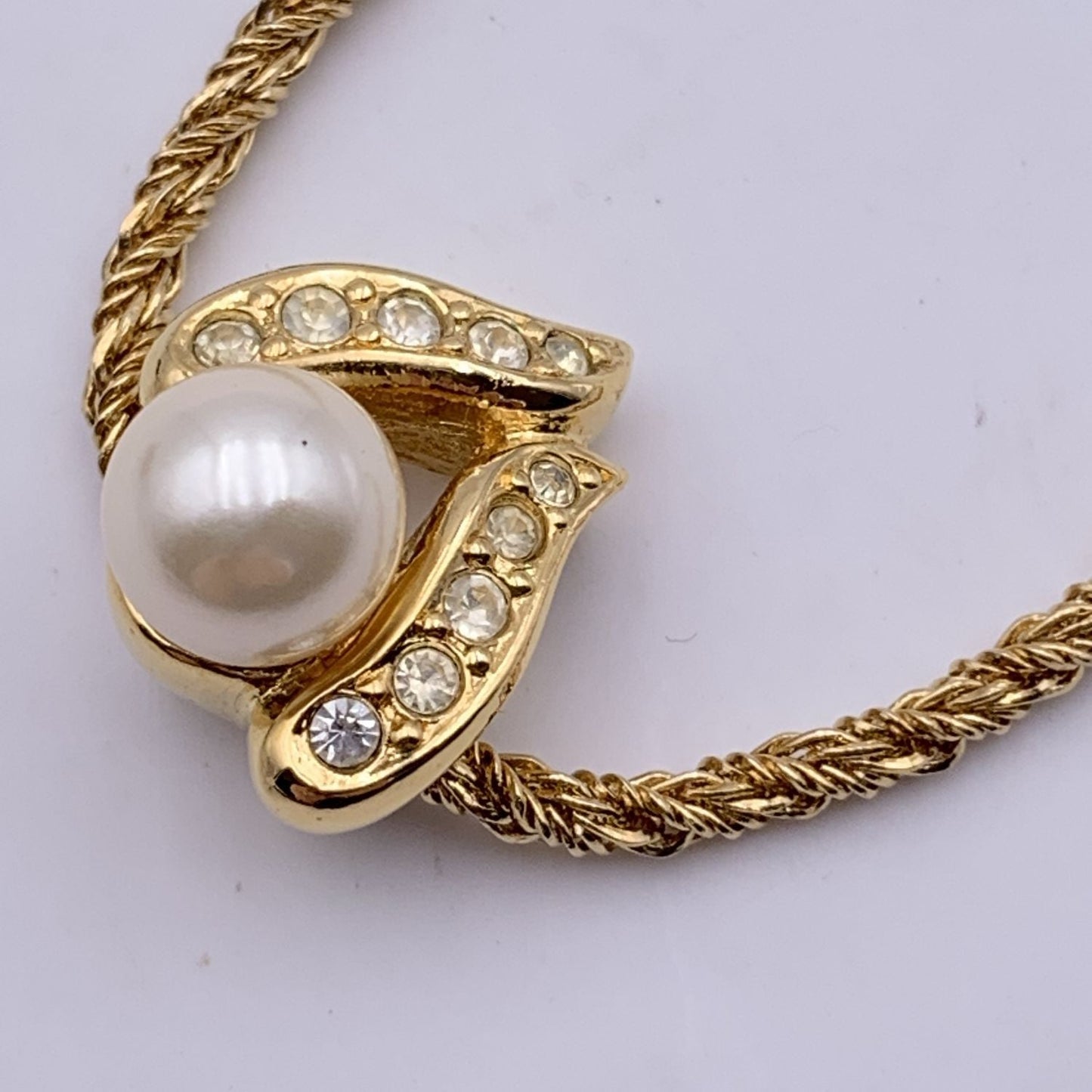 CHRISTIAN DIOR Vintage Gold Metal Pearl Pendant Necklace