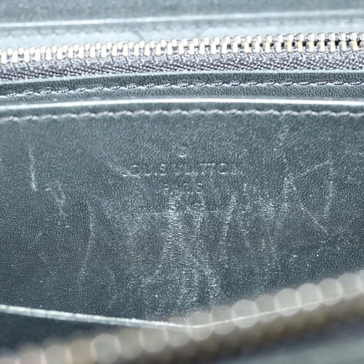 LOUIS VUITTON Zippy XL Wallet