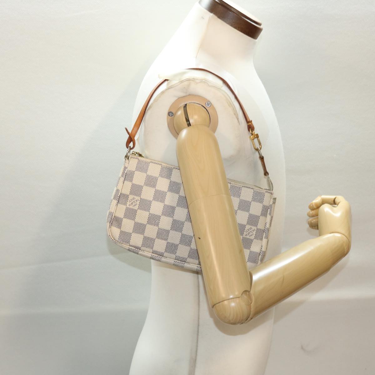 LOUIS VUITTON Pochette accessoires Clutch Bag