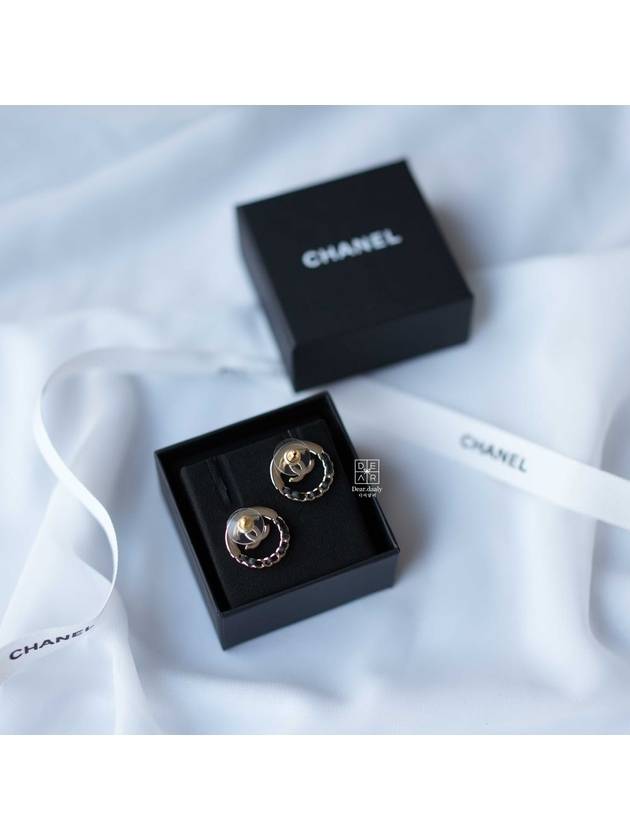 WoMen's CC Logo Circle Chain Earrings Black Gold Chanel