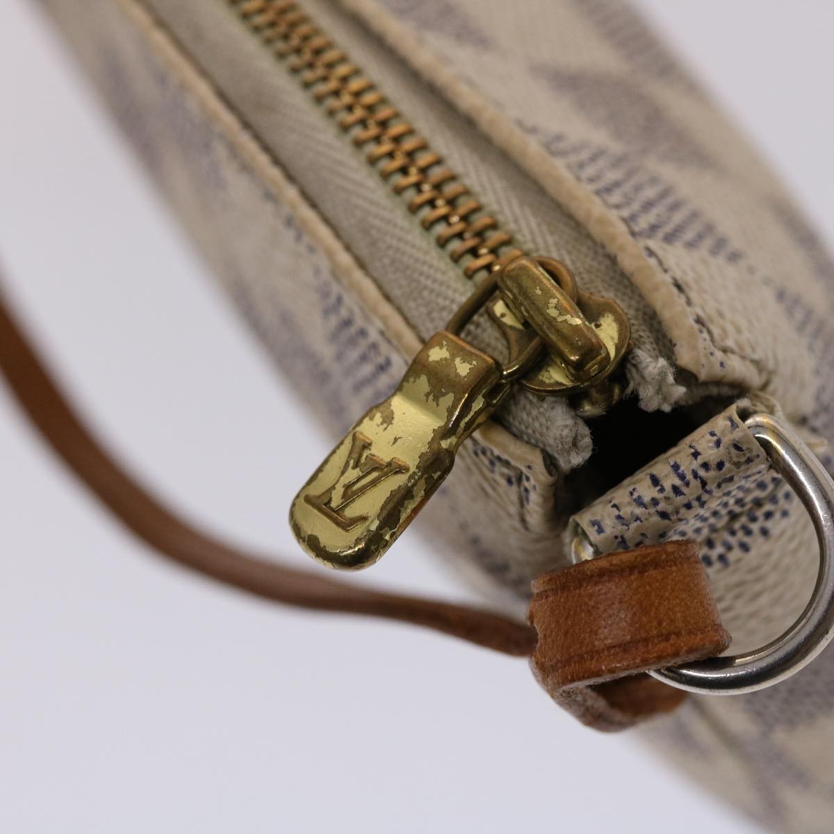 LOUIS VUITTON Pochette accessoires Clutch Bag