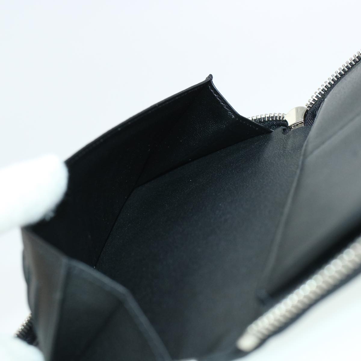 LOUIS VUITTON Zippy Wallet Vertical