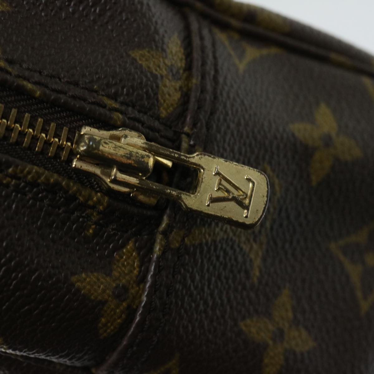 LOUIS VUITTON Trousse de Toilette Clutch Bag