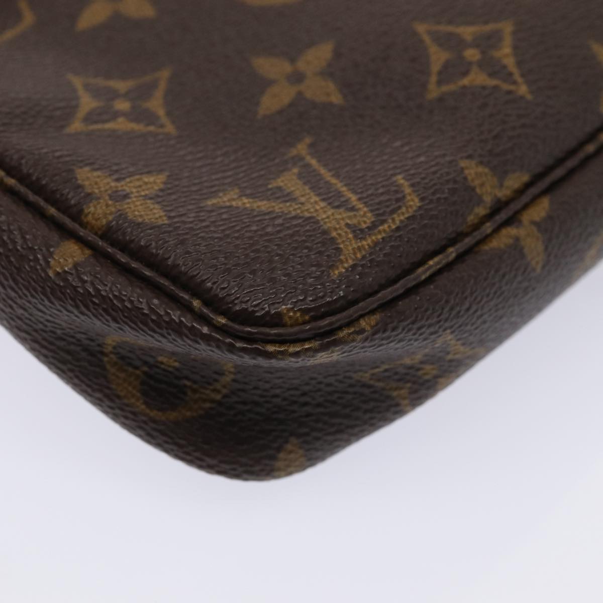 LOUIS VUITTON Pochette Accessoire Clutch Bag