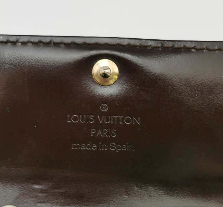 Preloved Louis Vuitton (LV) patent leather Key case wallet cherry color 250107781014831