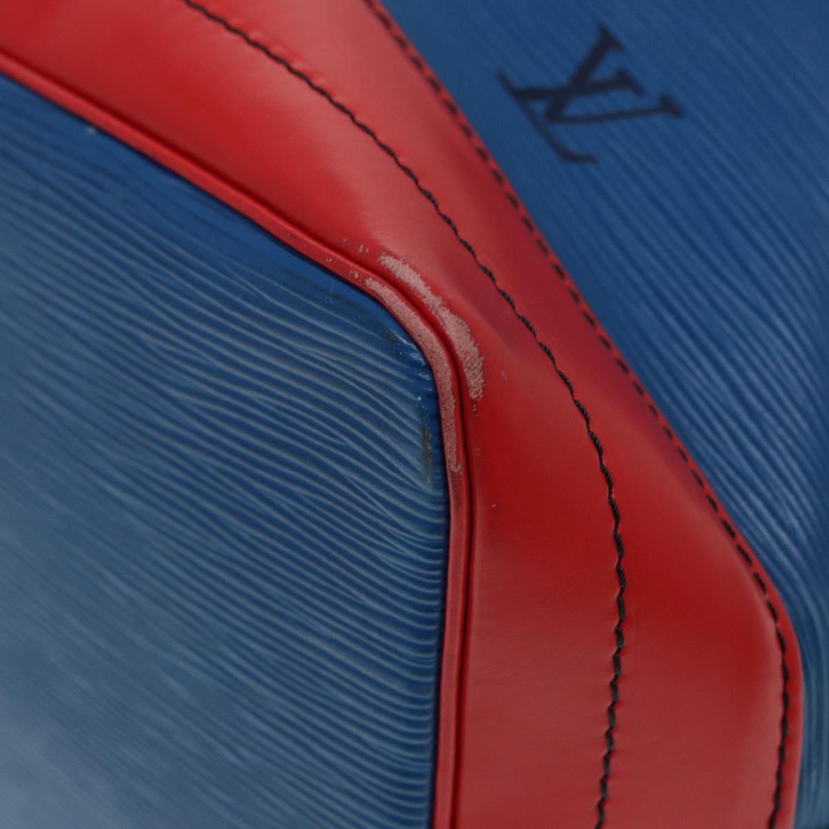 LOUIS VUITTON Noe Shoulder Bag