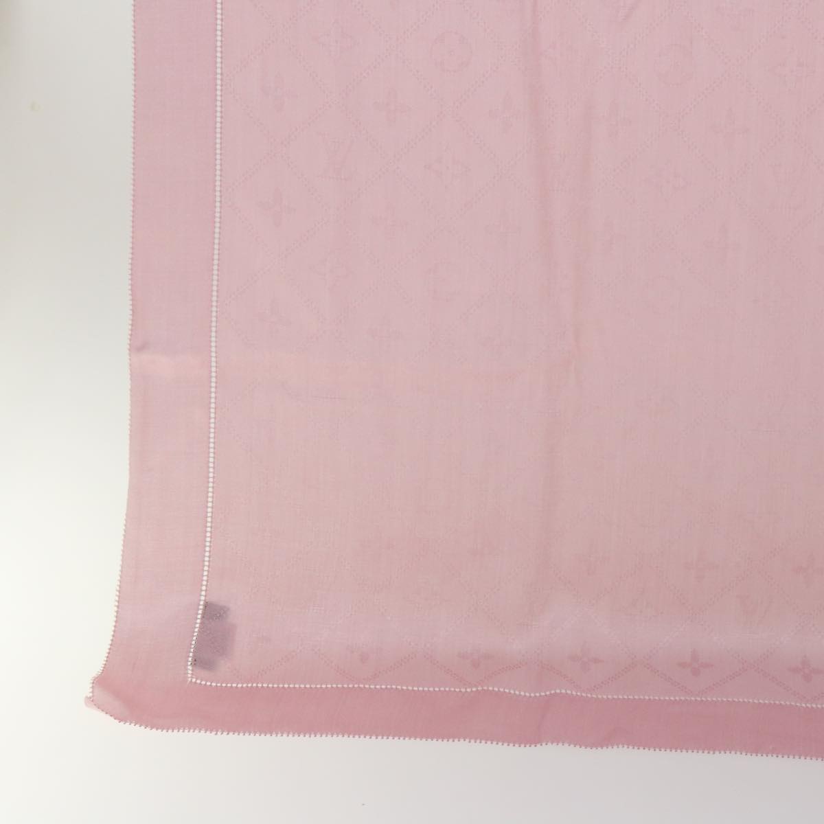 LOUIS VUITTON Scarves