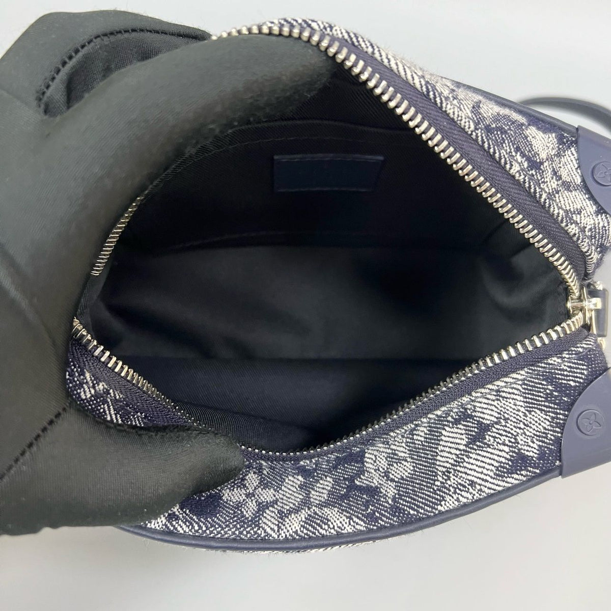 Preloved Louis Vuitton Soft Trunk 18.5*12.9*7.8cm Dark blue XJ10962