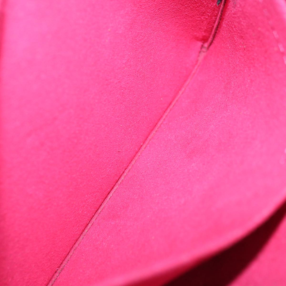 LOUIS VUITTON Neverfull MM Tote