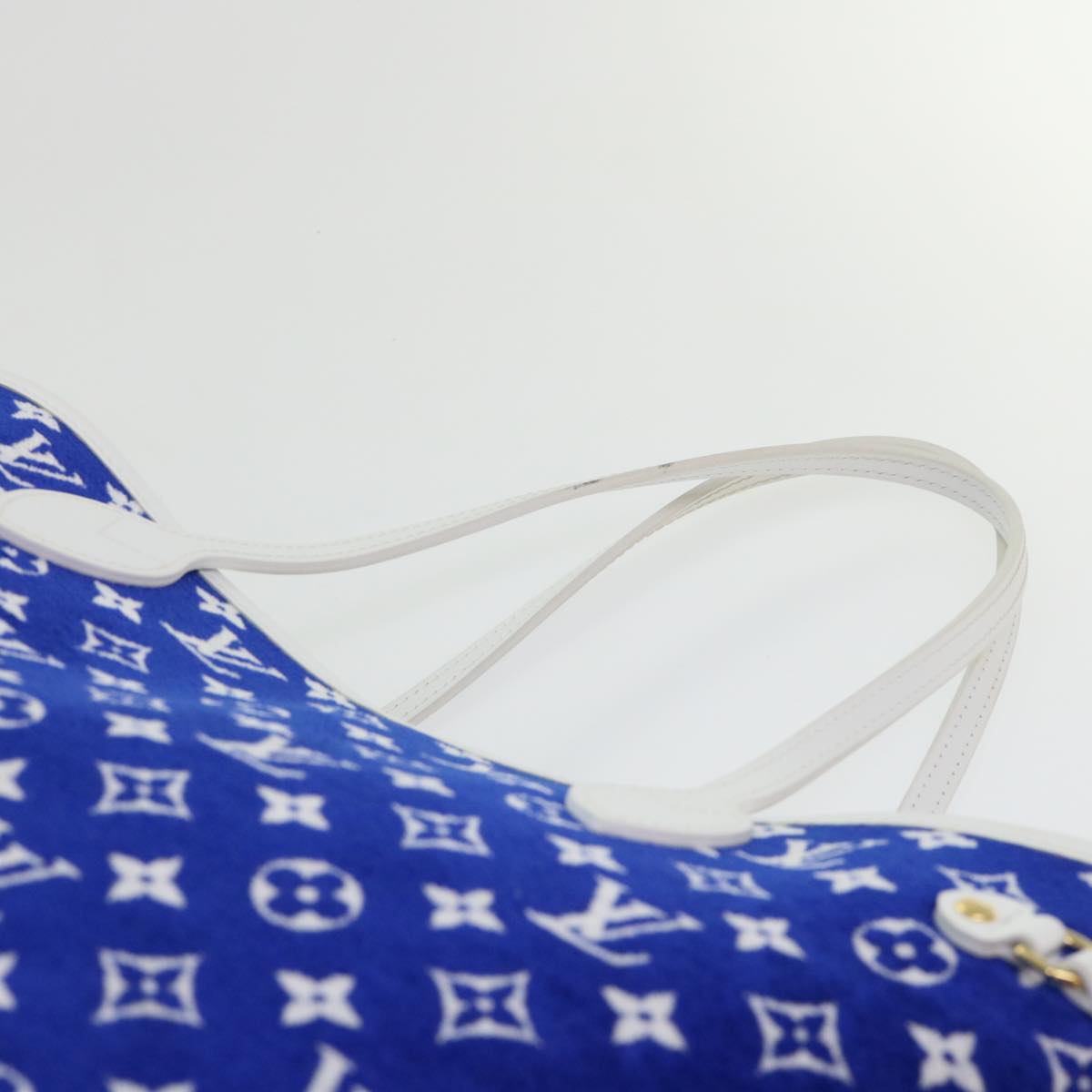 LOUIS VUITTON Neverfull MM Tote