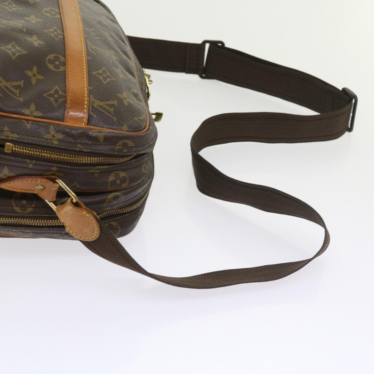 LOUIS VUITTON Reporter Shoulder Bag