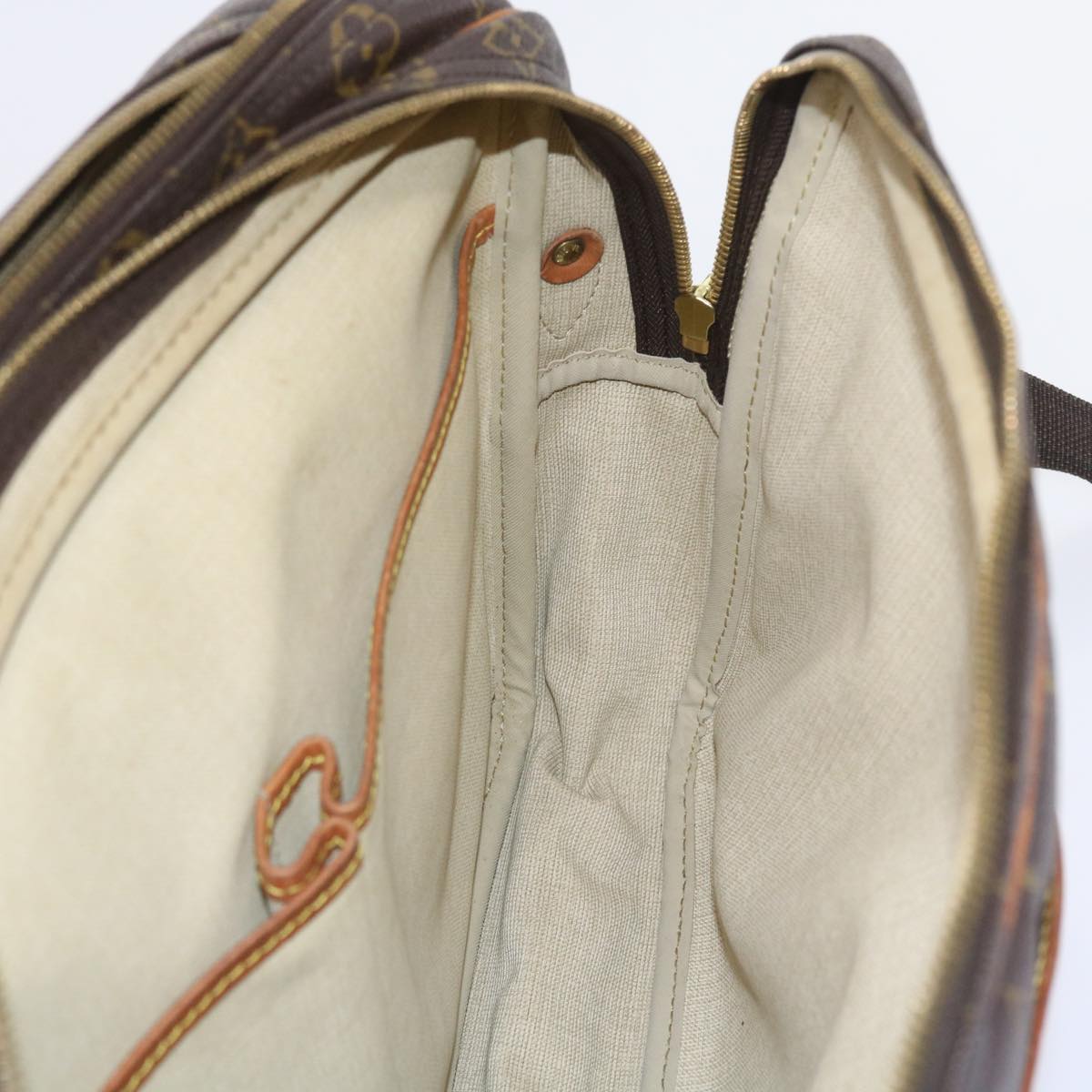 LOUIS VUITTON Reporter Shoulder Bag