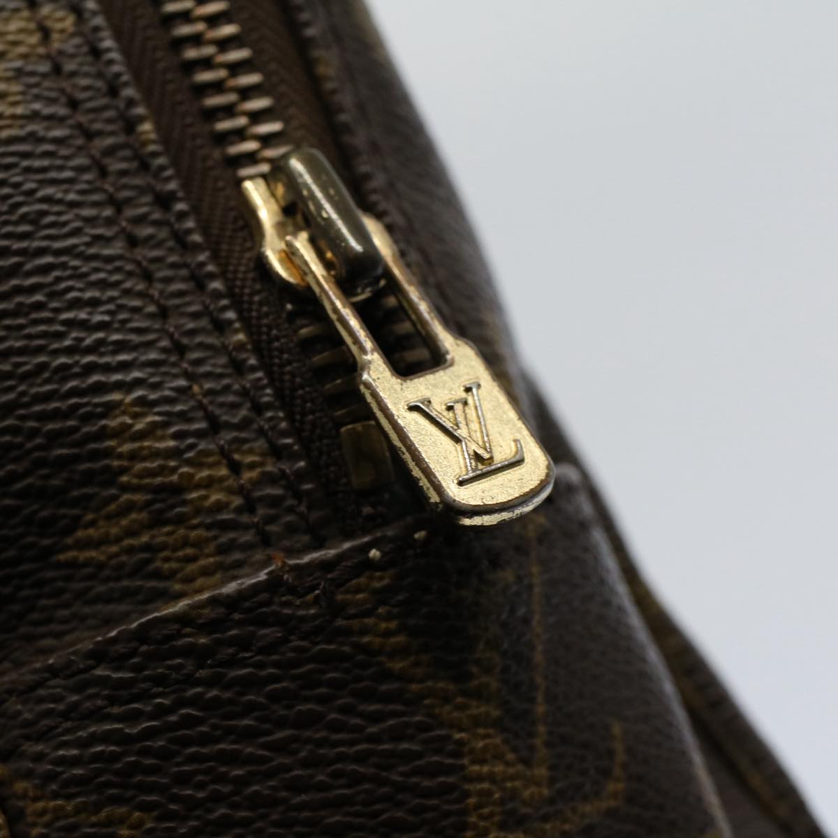 LOUIS VUITTON Trousse de Toilette Clutch Bag