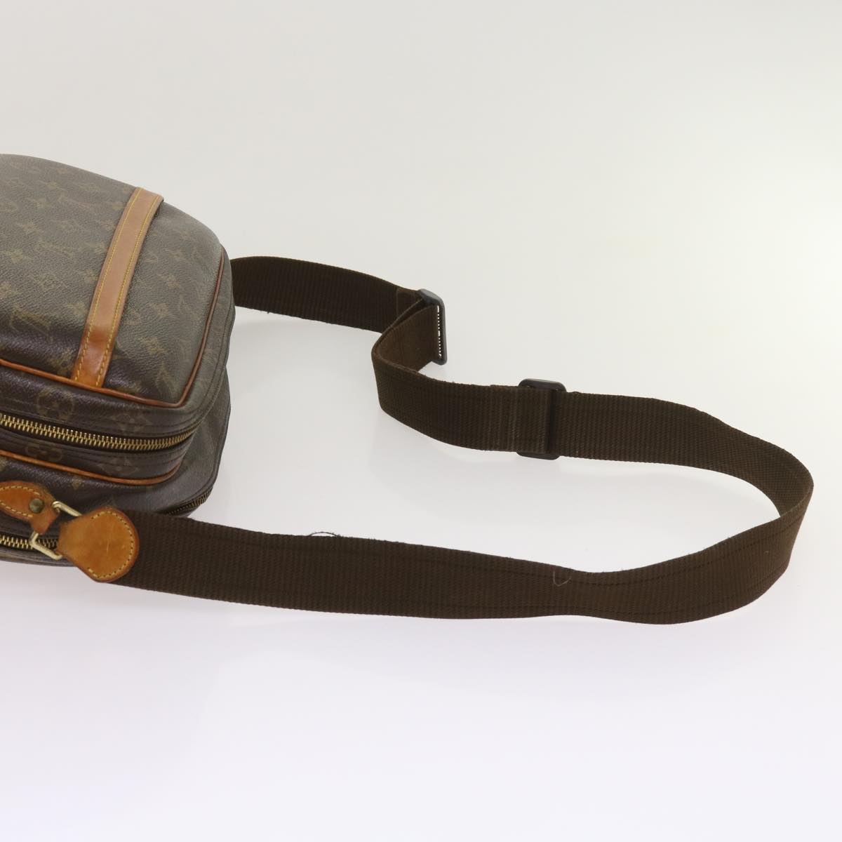 LOUIS VUITTON Reporter Shoulder Bag