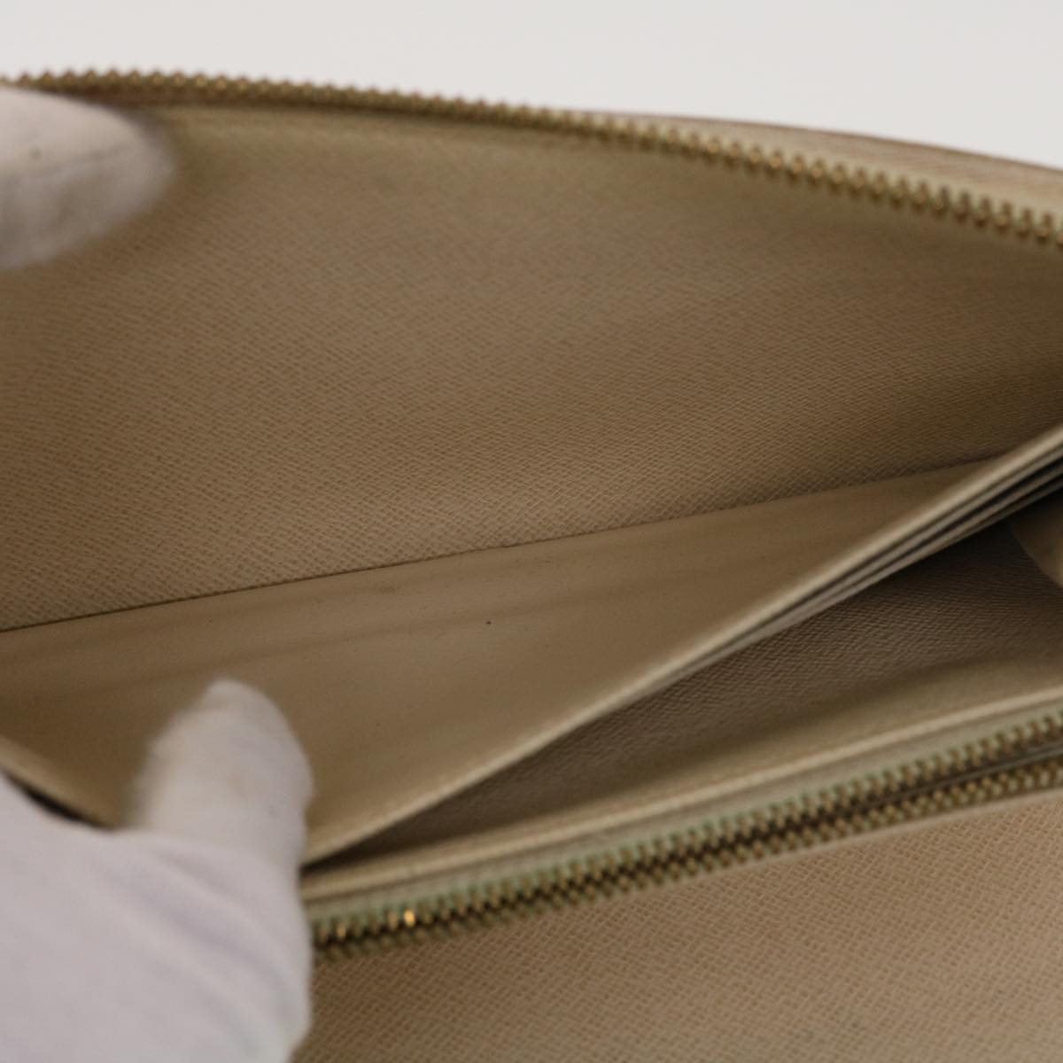 LOUIS VUITTON Zippy organizer Wallet