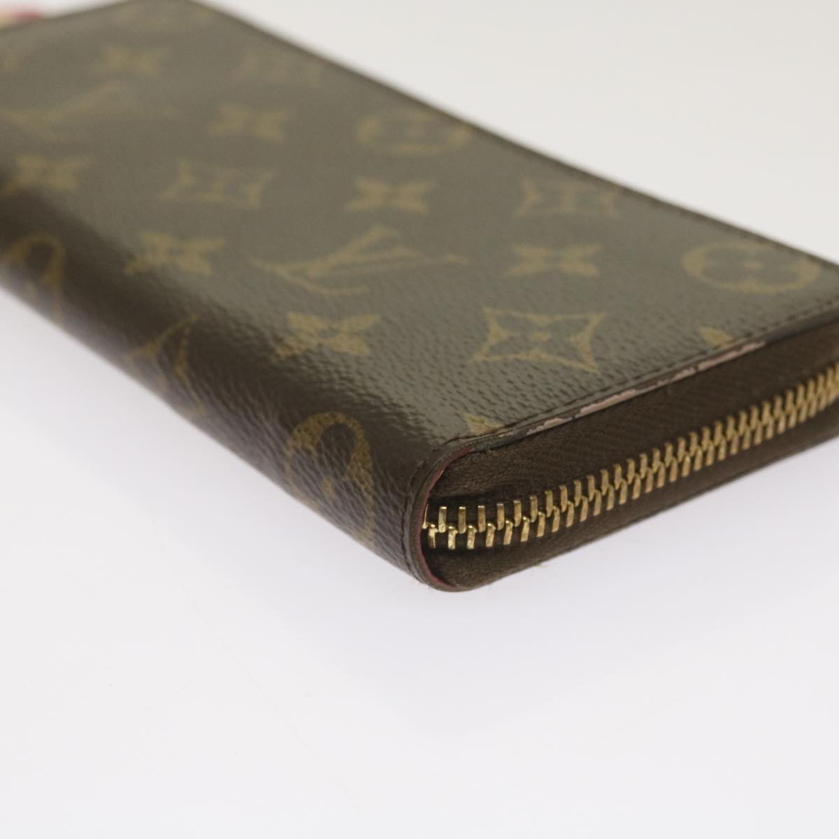 LOUIS VUITTON Zippy Wallet