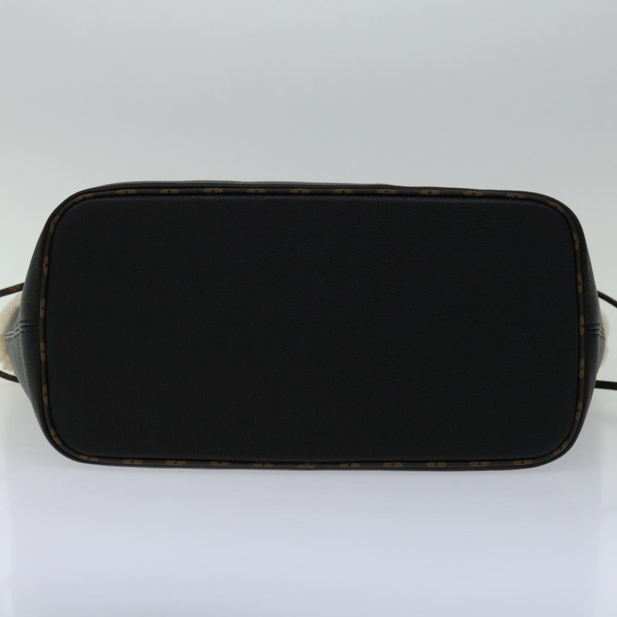 LOUIS VUITTON Neverfull MM Tote