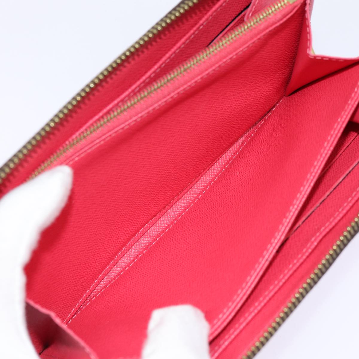 LOUIS VUITTON Zippy wallet
