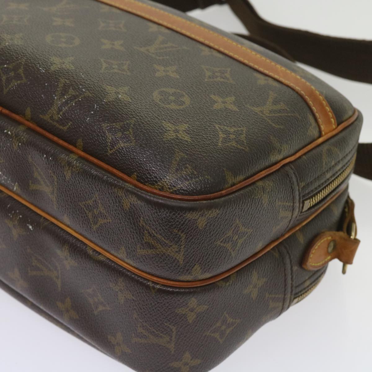LOUIS VUITTON Reporter Shoulder Bag