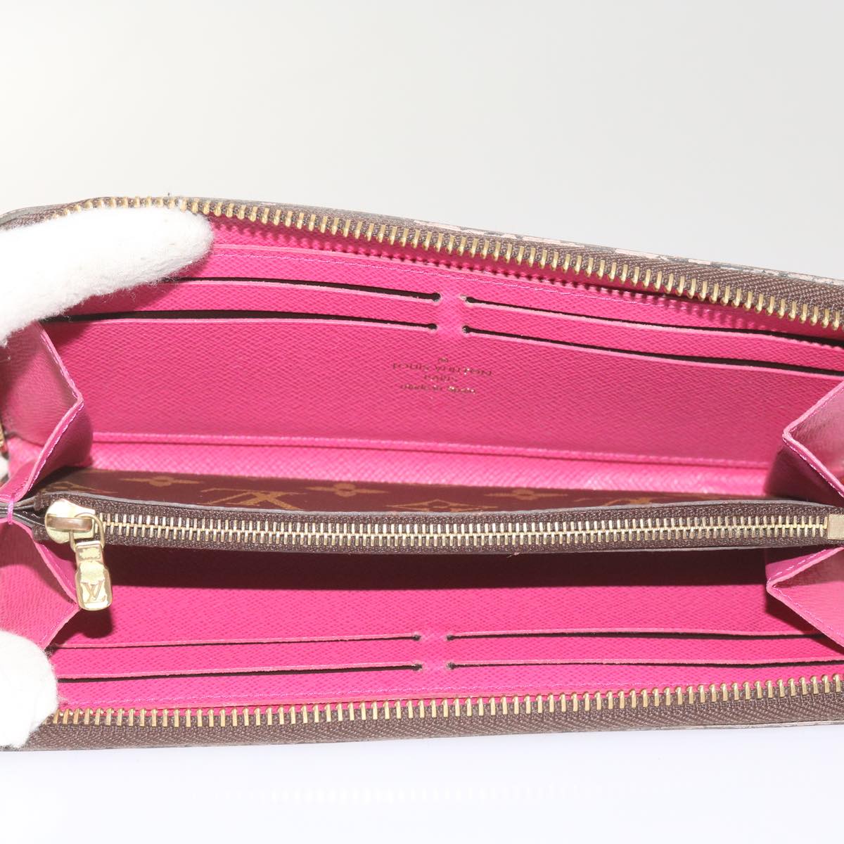 LOUIS VUITTON Zippy Wallet