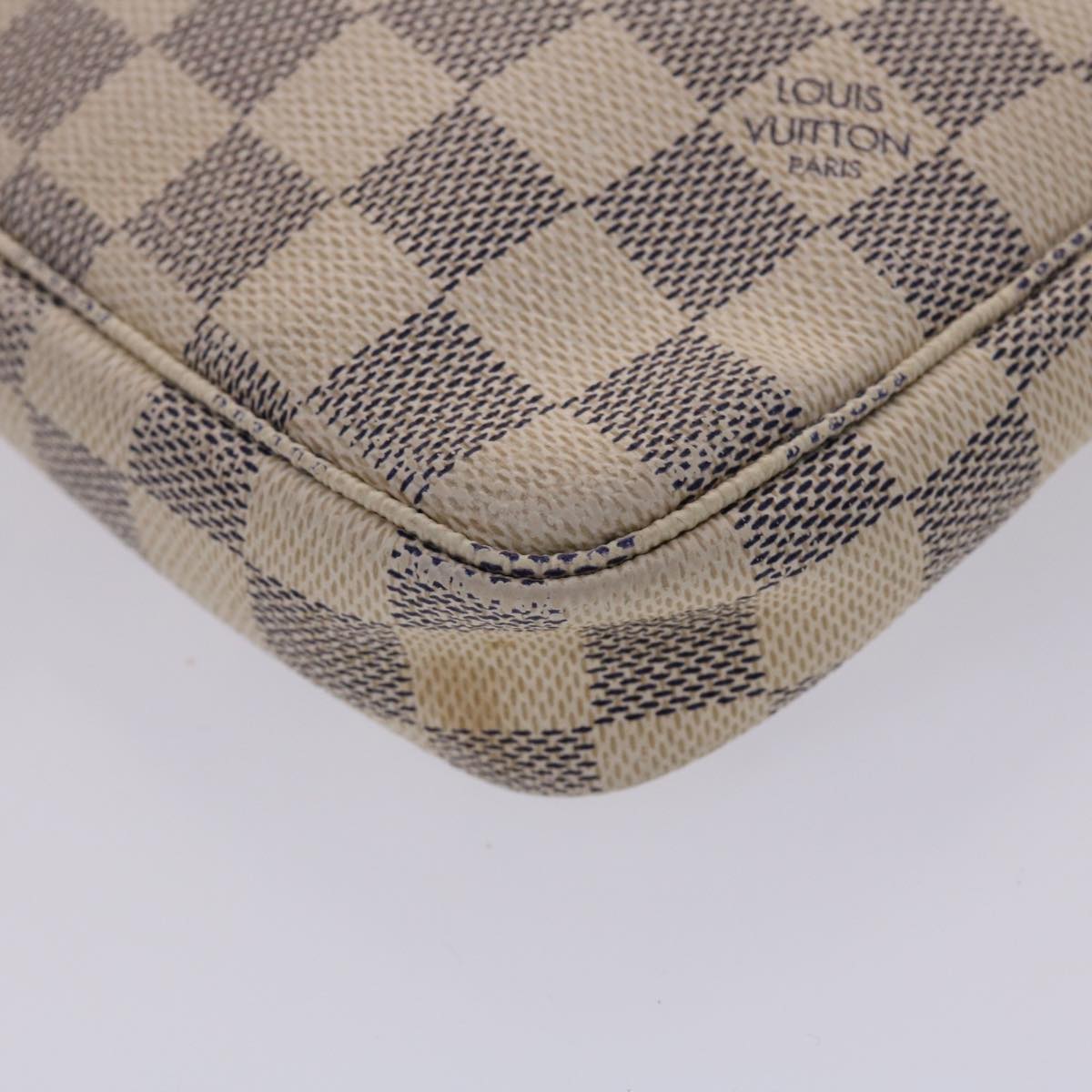 LOUIS VUITTON Pochette accessoires Clutch Bag