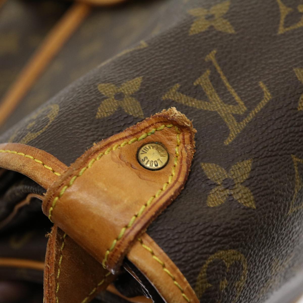 Louis Vuitton Saumur 35 Shoulder Bag
