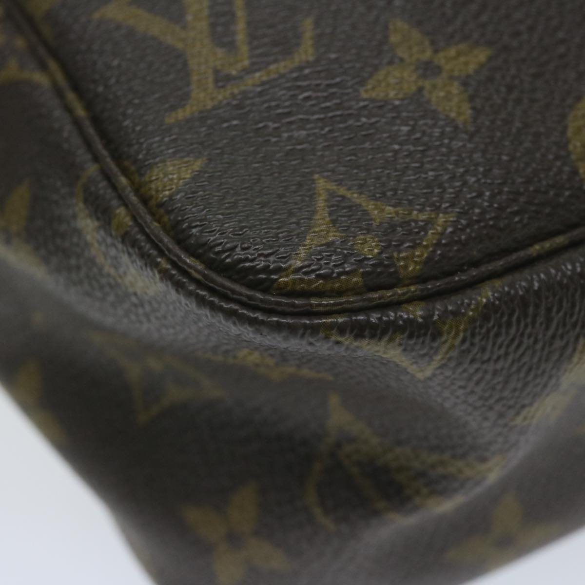 LOUIS VUITTON Trousse de Toilette Clutch Bag