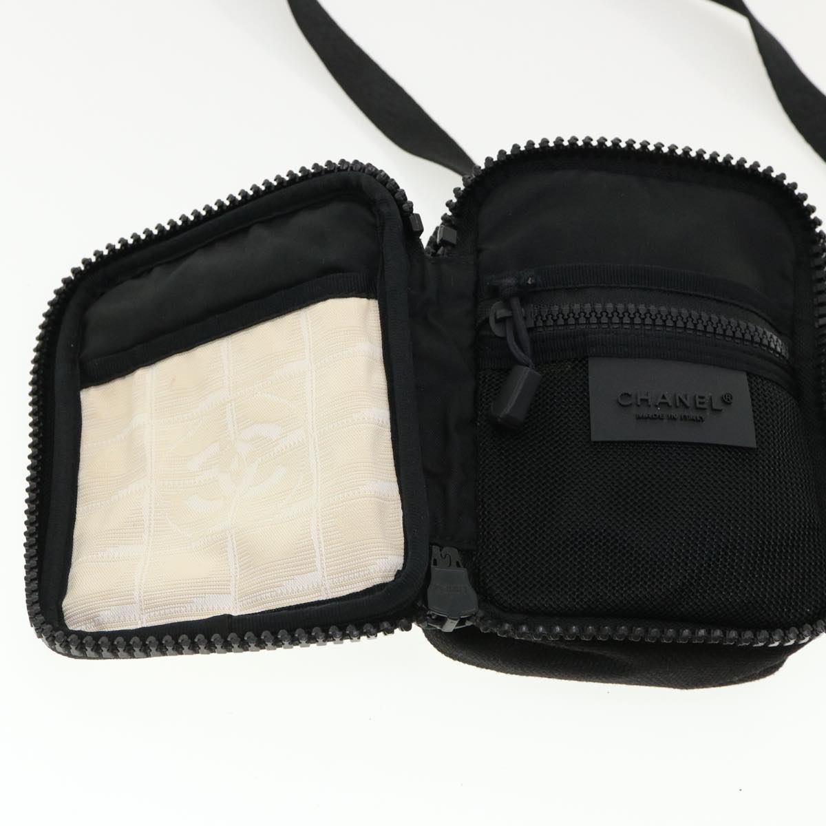 CHANEL Shoulder Bag