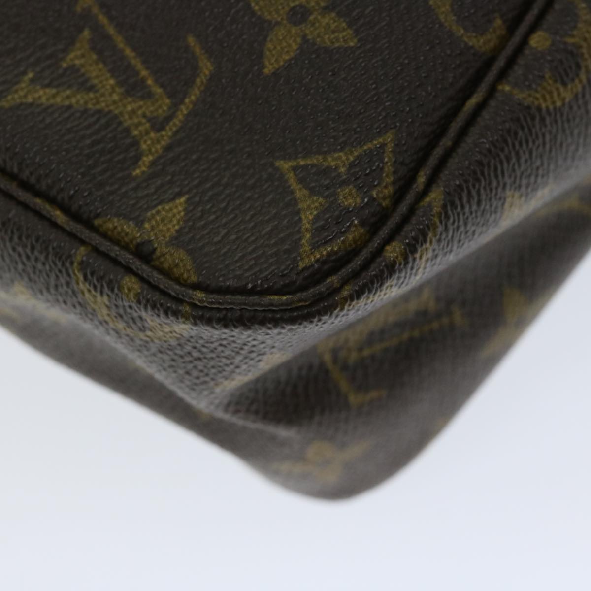 LOUIS VUITTON Trousse de Toilette Clutch Bag