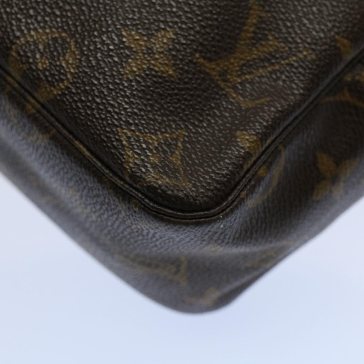 LOUIS VUITTON Trousse de Toilette Clutch Bag