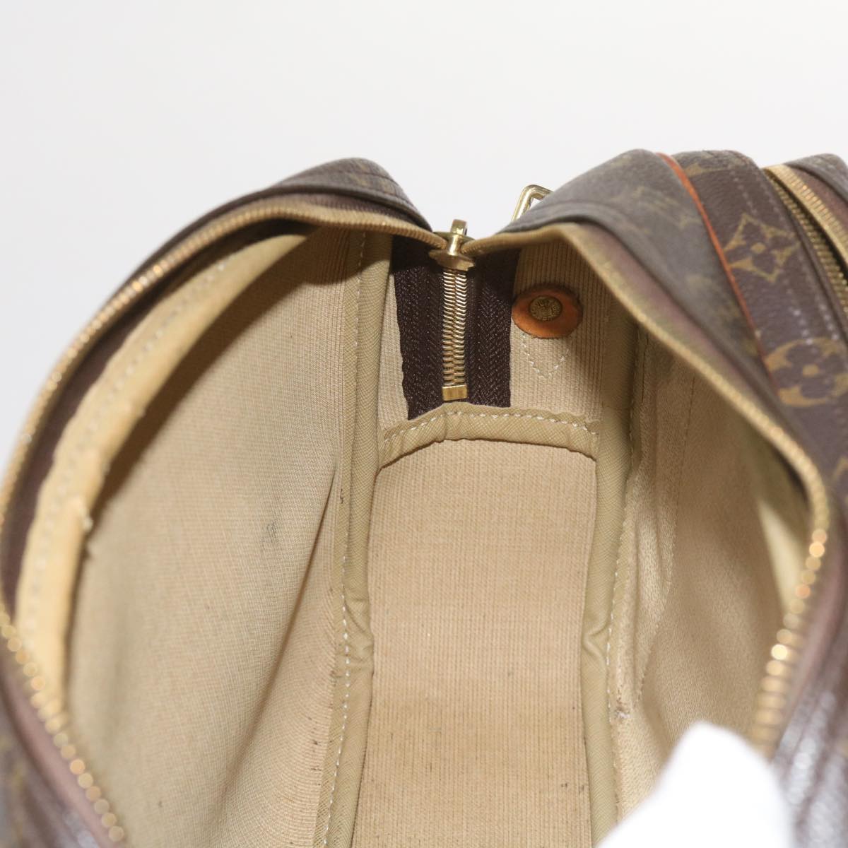 LOUIS VUITTON Reporter Shoulder Bag