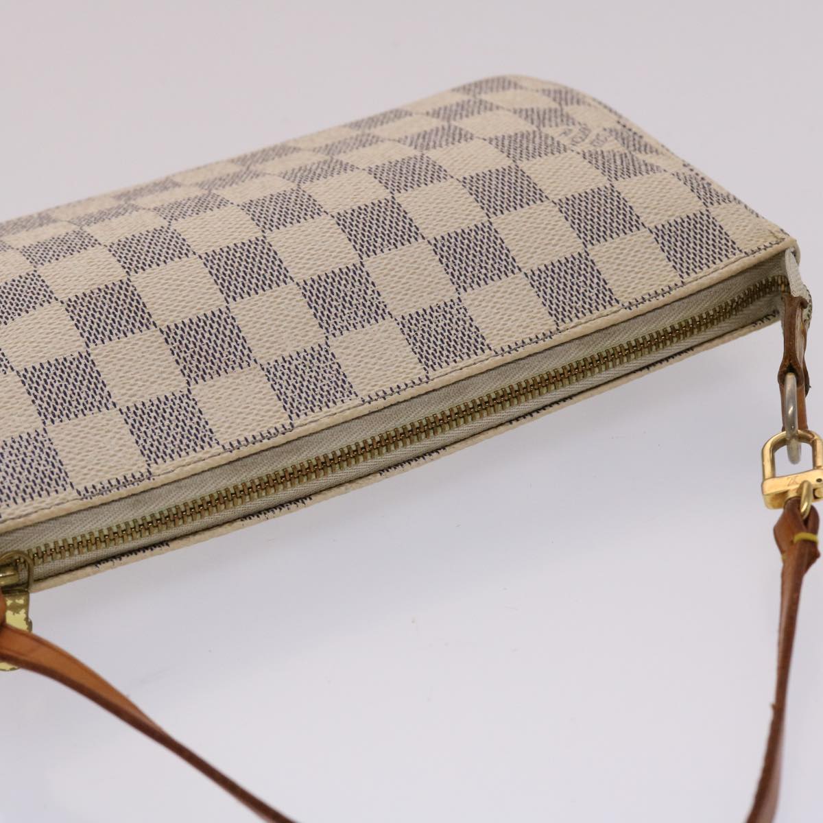LOUIS VUITTON Pochette accessoires Clutch Bag