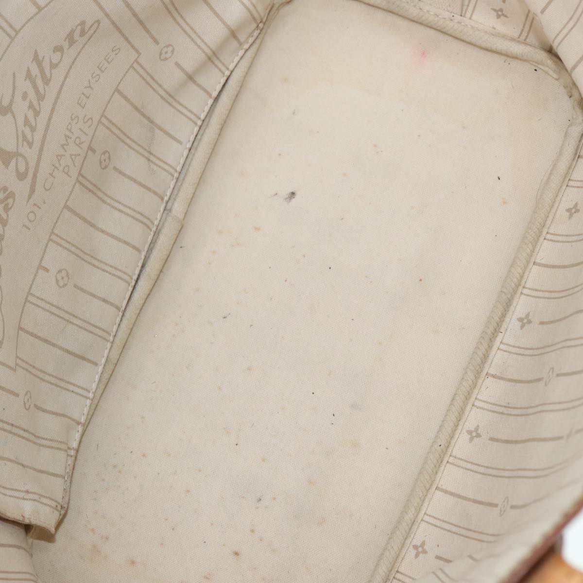 LOUIS VUITTON Neverfull MM Tote