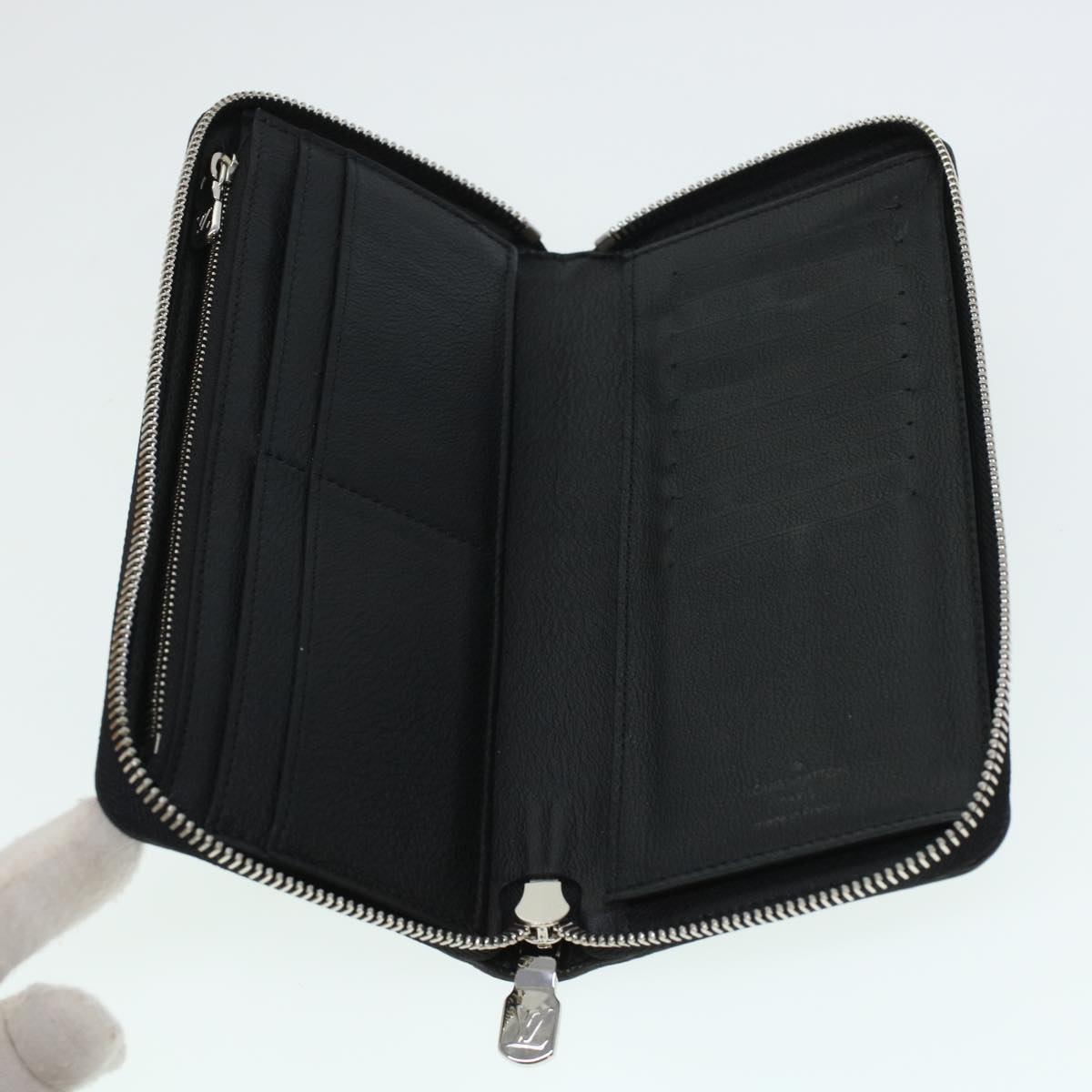 LOUIS VUITTON Zippy Wallet Vertical