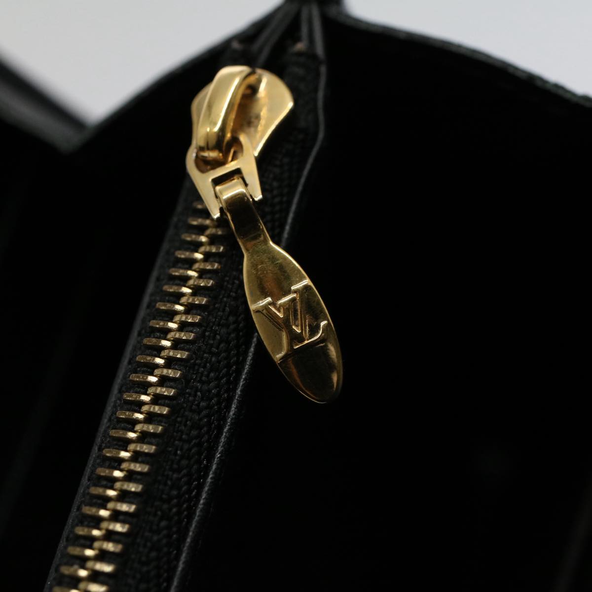 LOUIS VUITTON Sarah Wallet