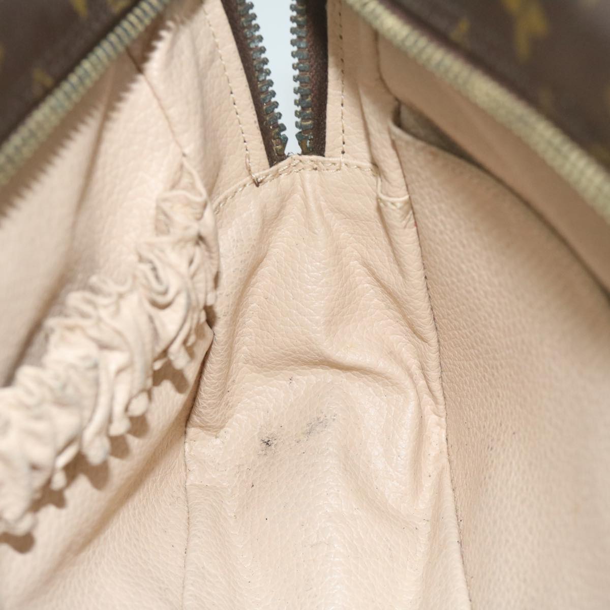 LOUIS VUITTON Trousse de Toilette Clutch Bag