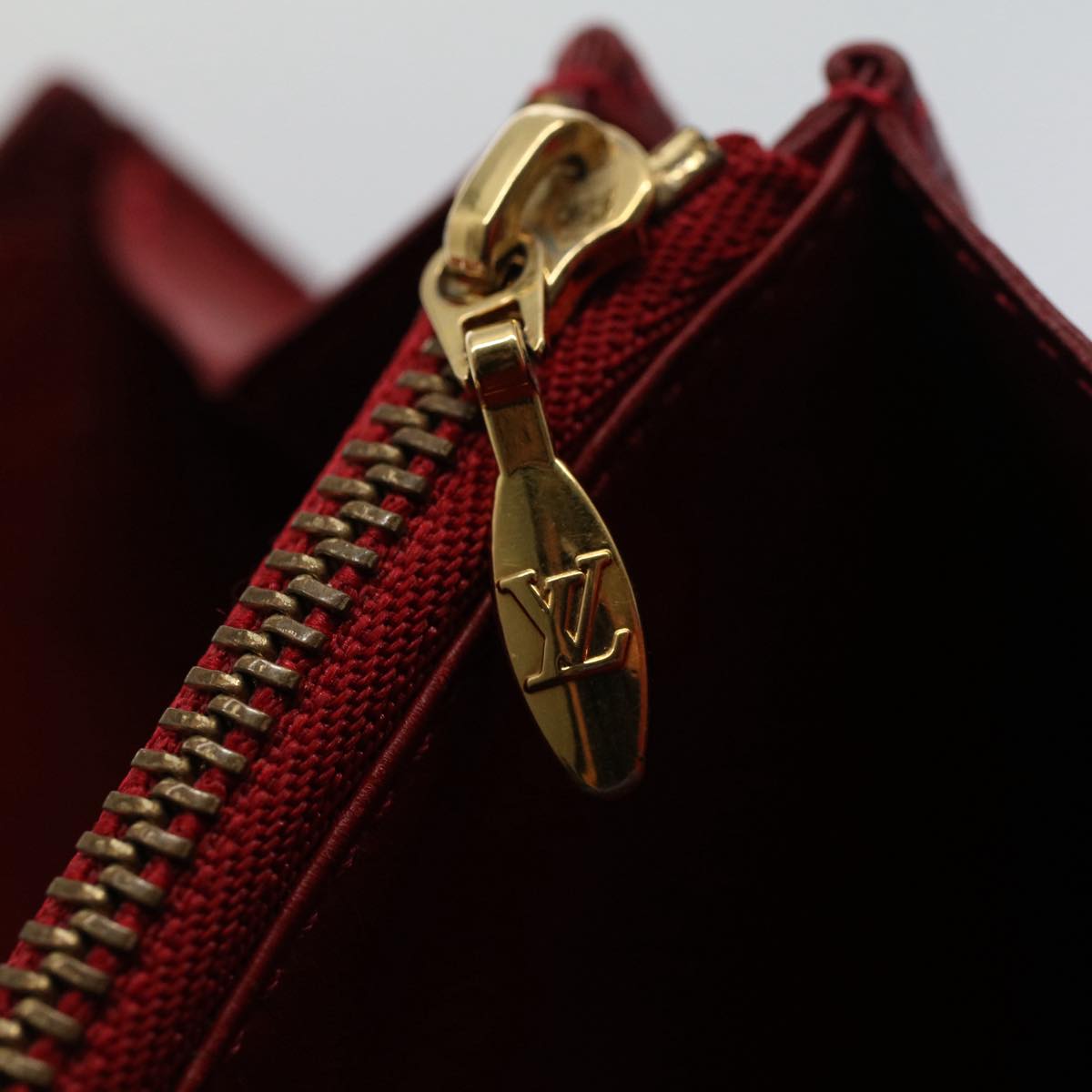 LOUIS VUITTON Sarah Wallet