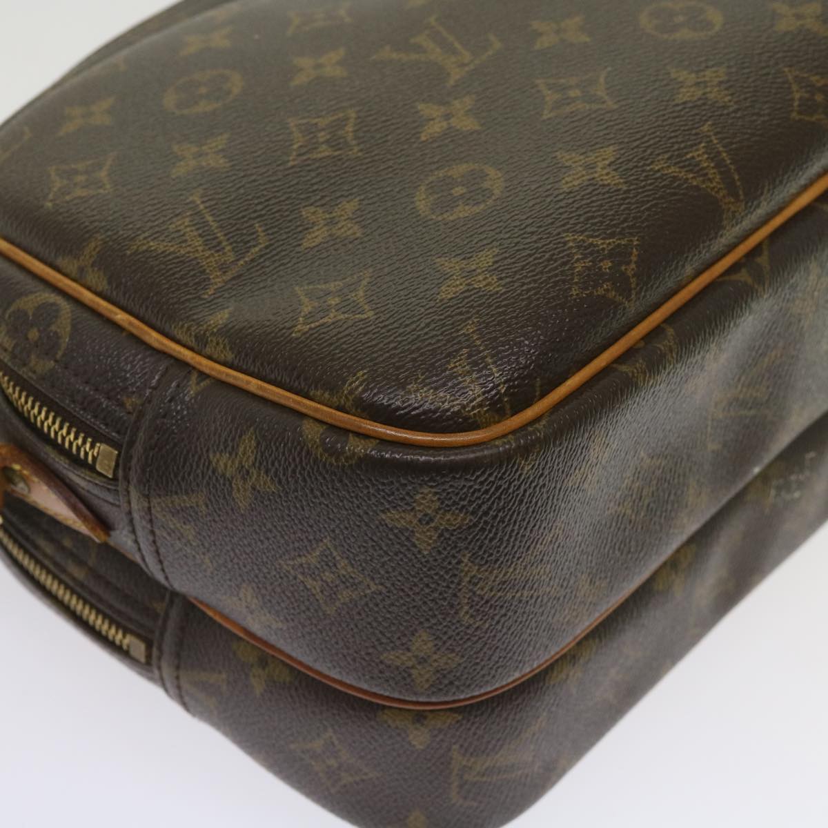 LOUIS VUITTON Reporter Shoulder Bag