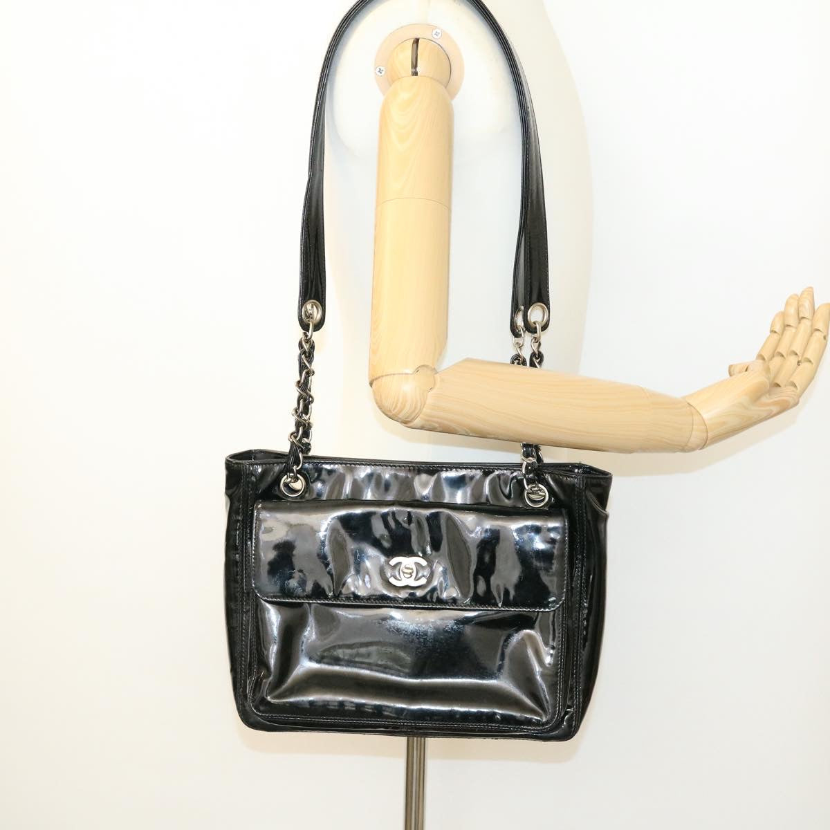 CHANEL Shoulder Bag