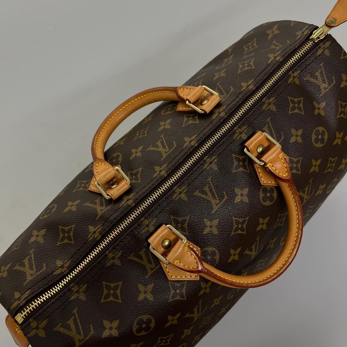 Louis Vuitton Speedy 40 Handbag
