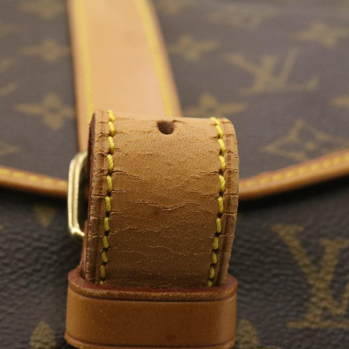 Louis Vuitton Saumur 35 Shoulder Bag